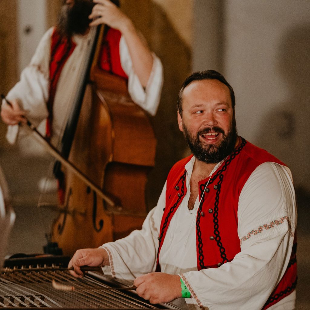 Hradecká cimbálová muzika