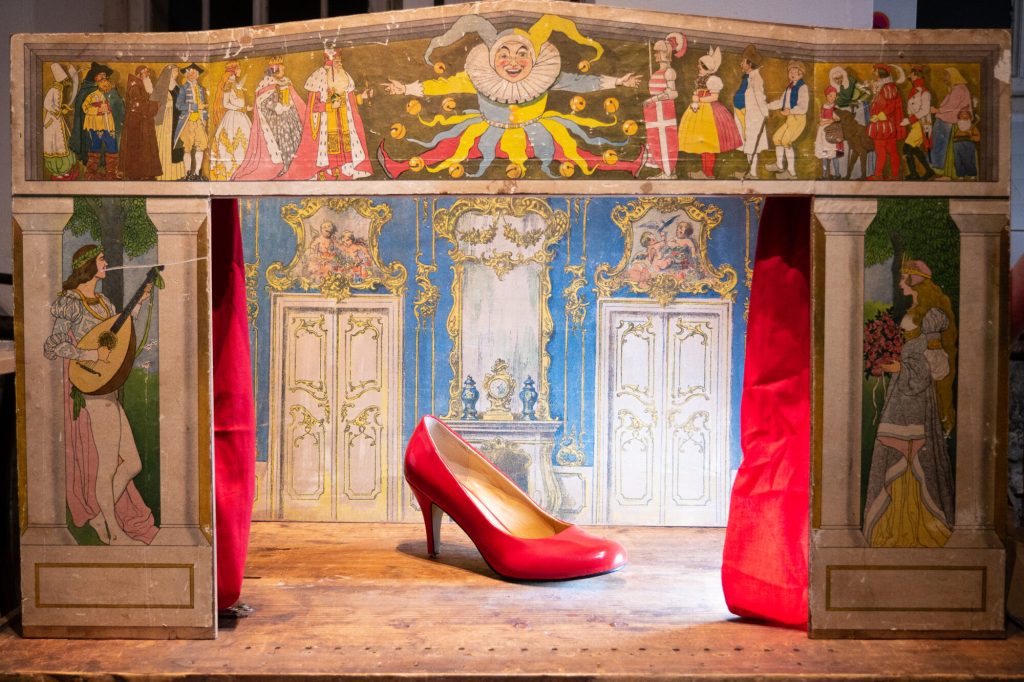 Miza in scena