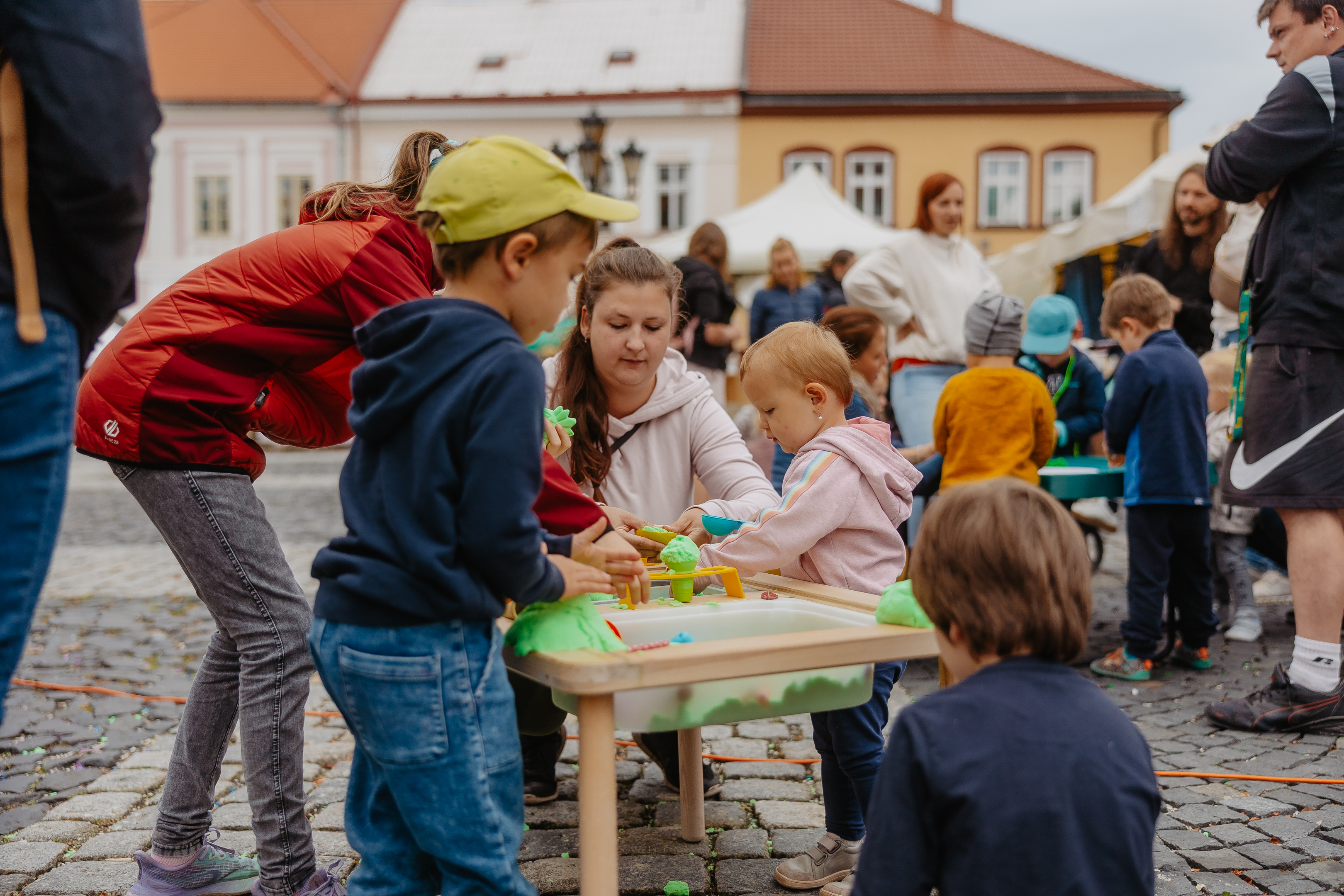 DOPROVODNÝ PROGRAM 11